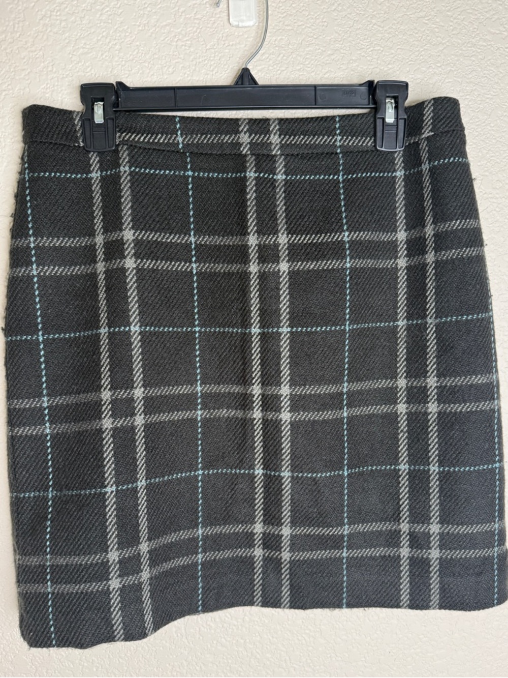 LOFT Classic Plaid Pencil Skirt - Black & Gray Size 8